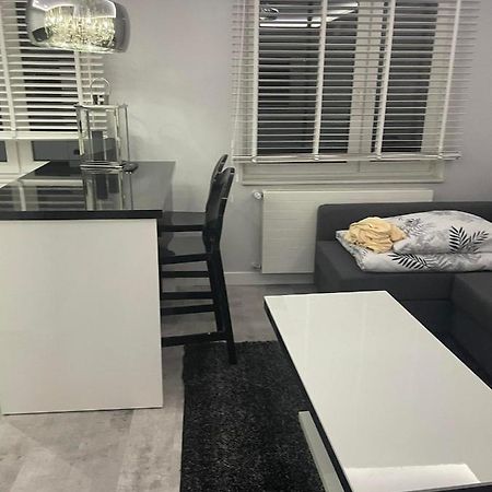 Apartament Poniatowa Apartment Екстериор снимка