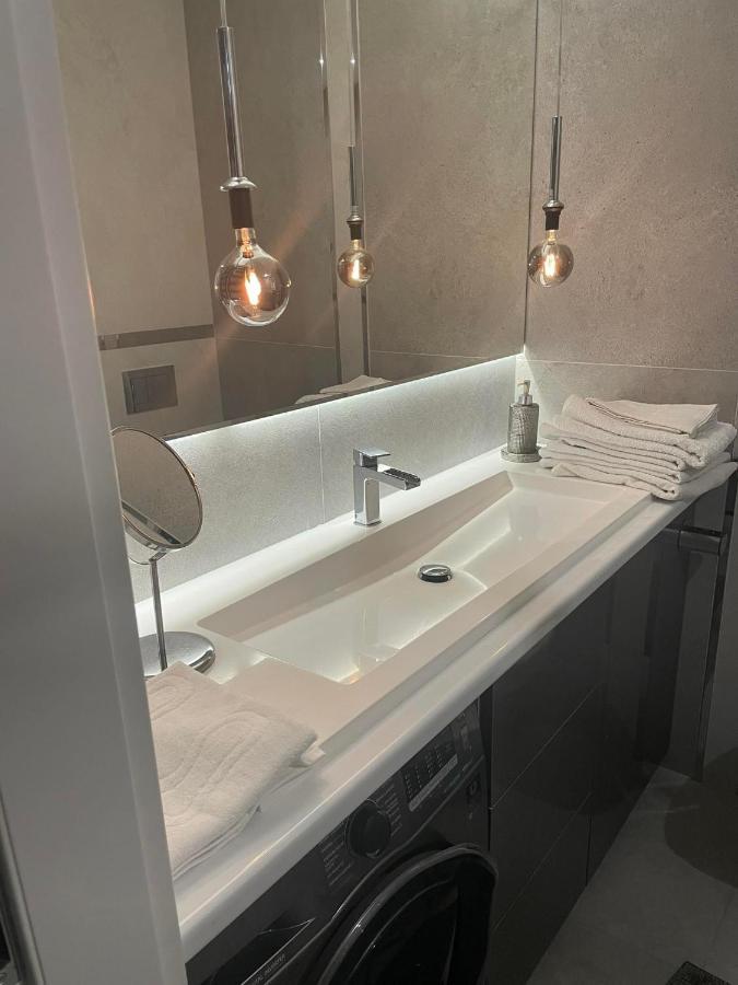 Apartament Poniatowa Apartment Екстериор снимка